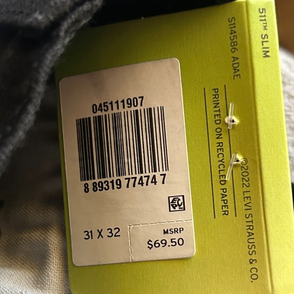 Brand new Levi jeans - Picture 2 of 3